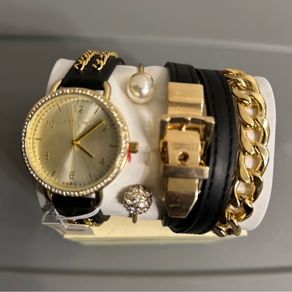 Brand New Women’s Watch & Bracelets main image 16